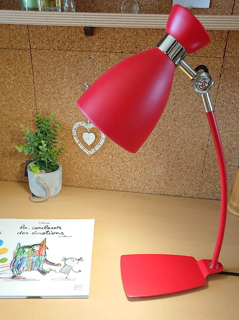 retro20005 Lampe de table ou bureau à poser vintage FARO 20005 série retro en métal rouge 230v E14 Image retro20005 Fcosinus